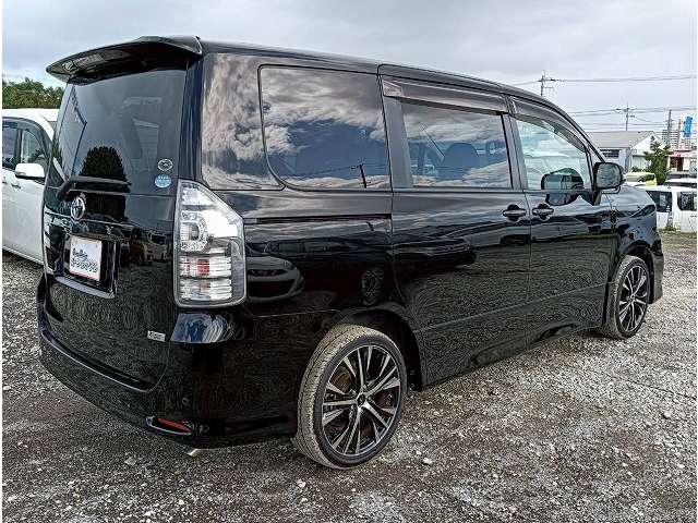 トヨタ ヴォクシー