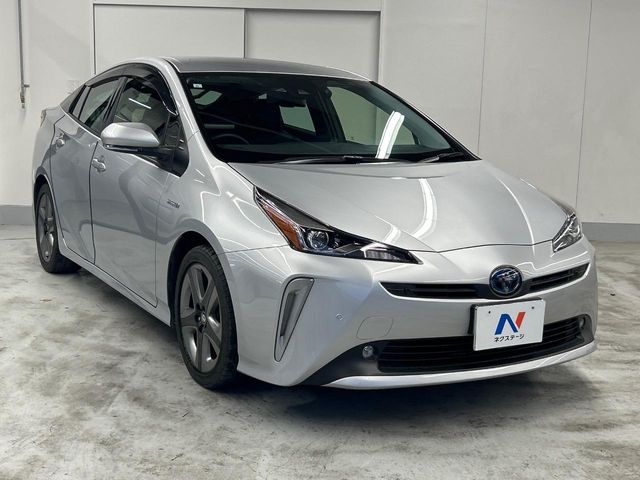トヨタ プリウス