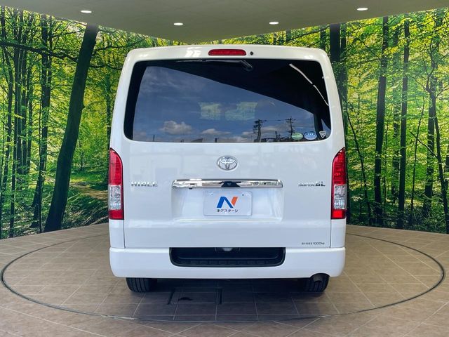 トヨタ ハイエースバン