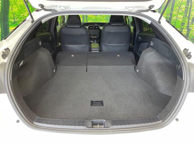 トヨタ プリウス