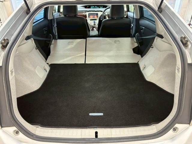 トヨタ プリウス