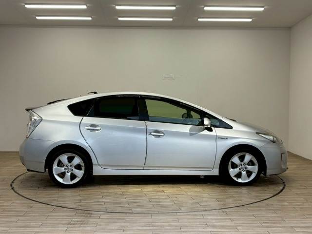 トヨタ プリウス