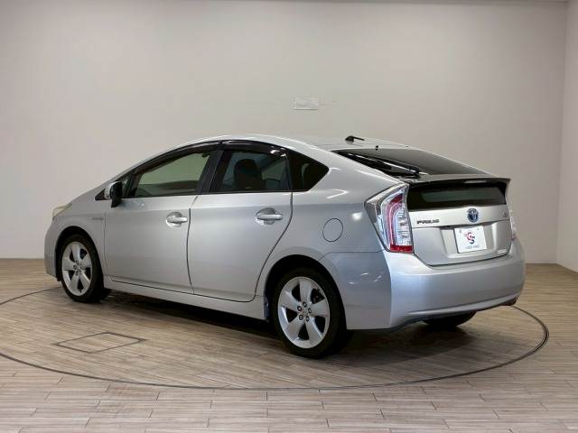 トヨタ プリウス