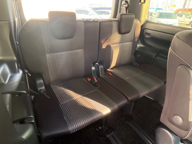 トヨタ ヴォクシー