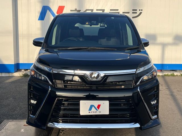 トヨタ ヴォクシー