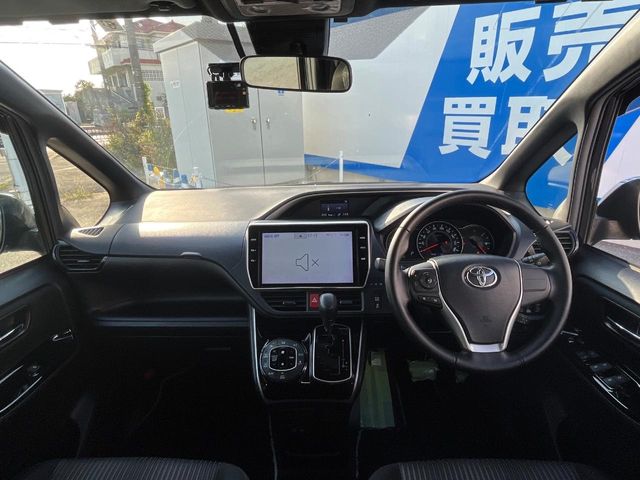 トヨタ ヴォクシー