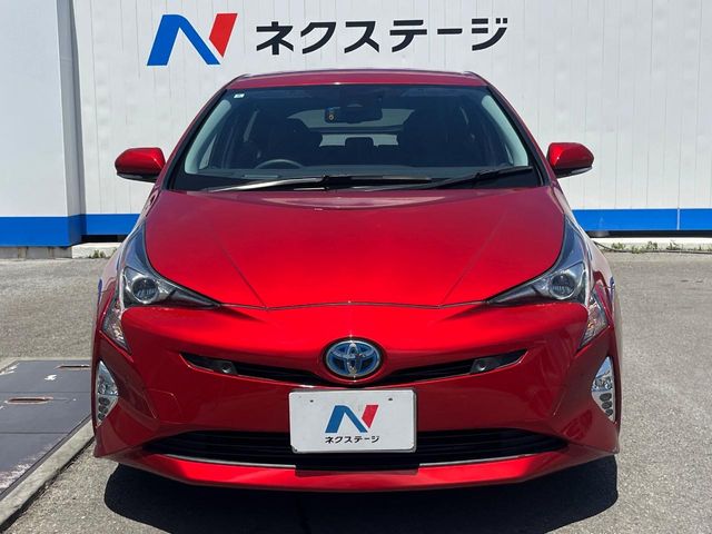 トヨタ プリウス