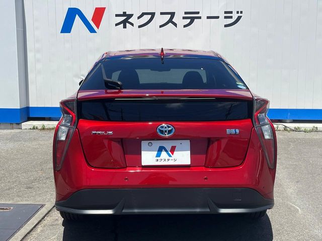 トヨタ プリウス