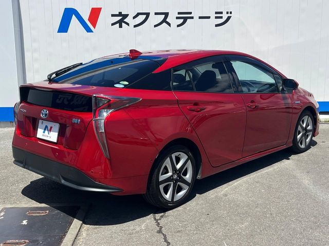 トヨタ プリウス