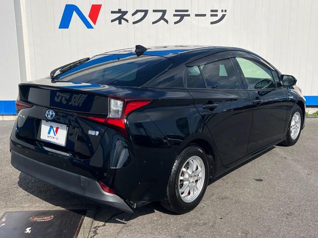 トヨタ プリウス