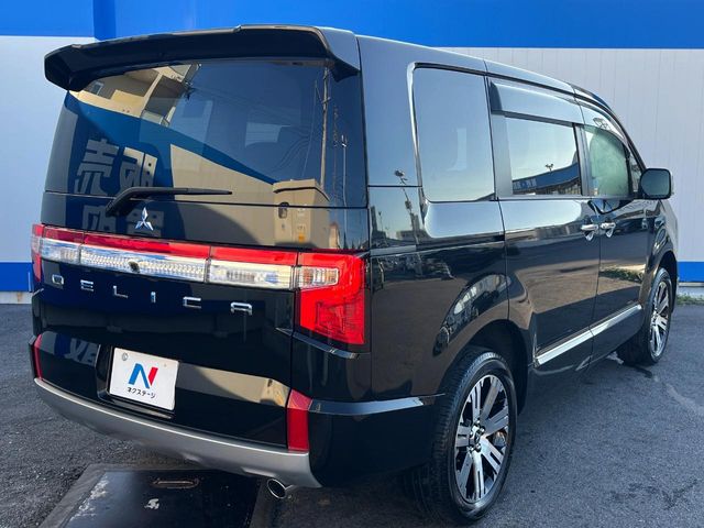 三菱 デリカD：5