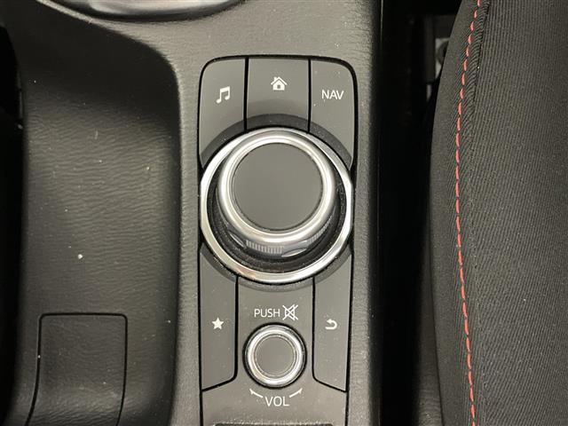 マツダ MAZDA2