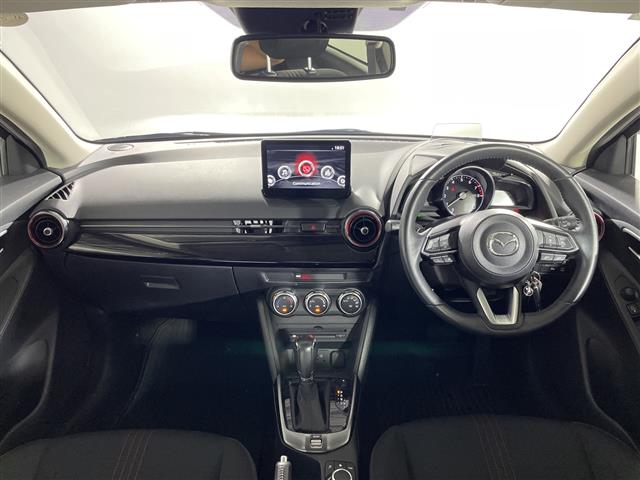 マツダ MAZDA2