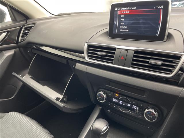 マツダ アクセラ