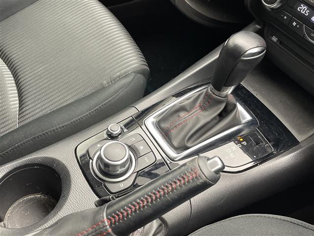 マツダ アクセラ