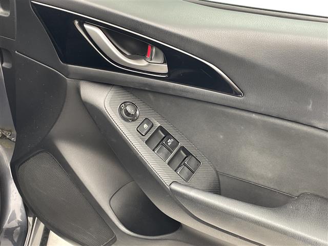 マツダ アクセラ