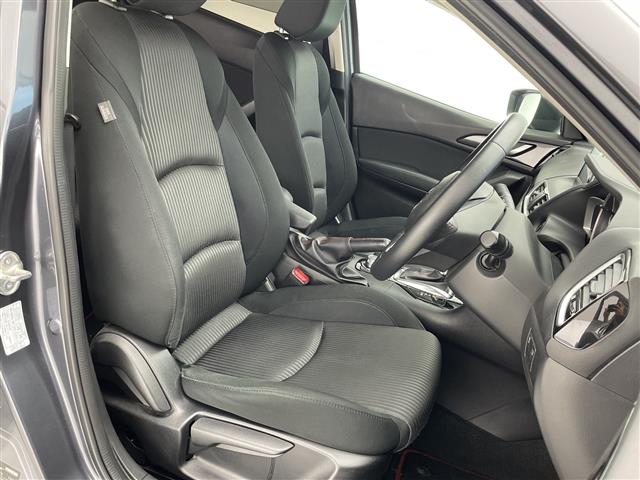 マツダ アクセラ