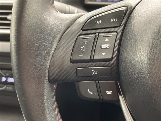 マツダ アクセラ