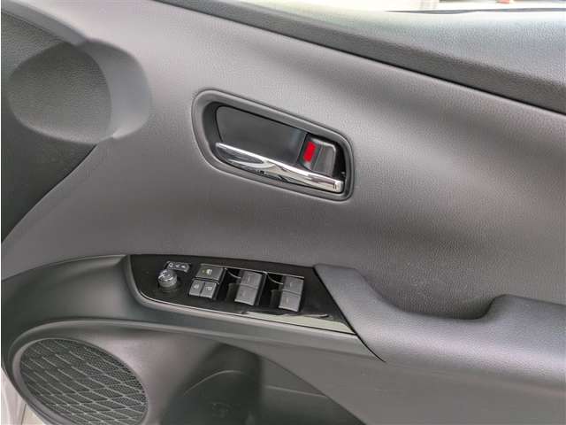 トヨタ プリウスPHV