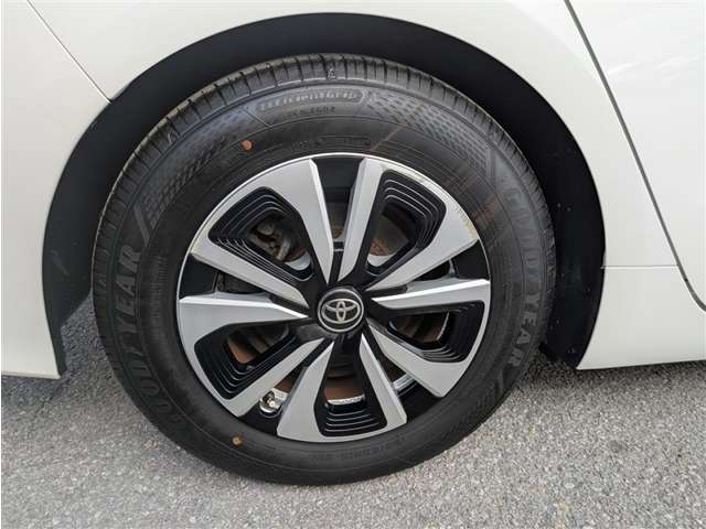 トヨタ プリウスPHV