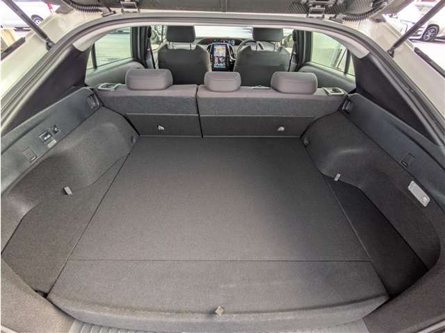 トヨタ プリウスPHV