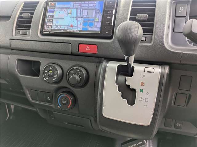 トヨタ ハイエースバン