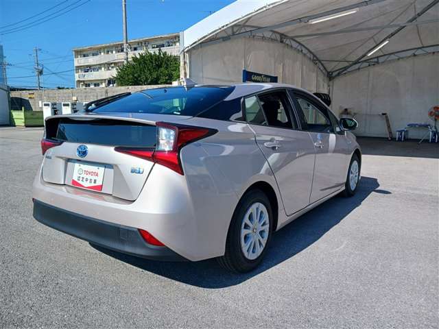 トヨタ プリウス