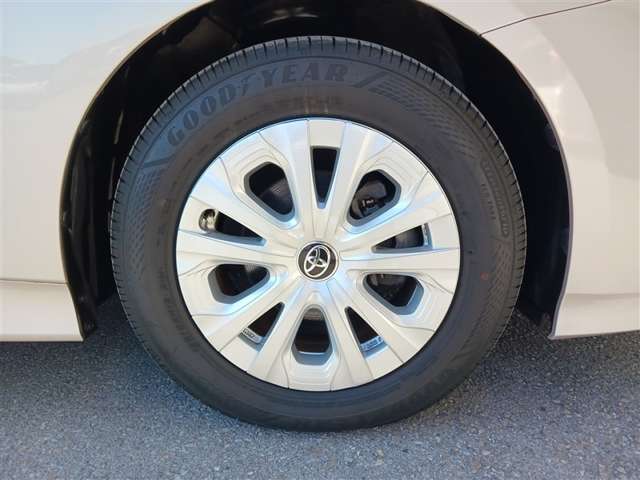 トヨタ プリウス