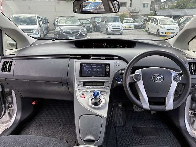 トヨタ プリウス