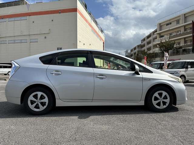 トヨタ プリウス