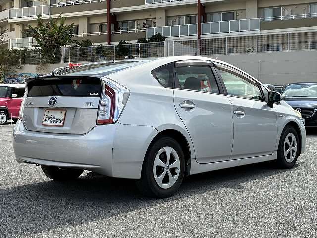 トヨタ プリウス