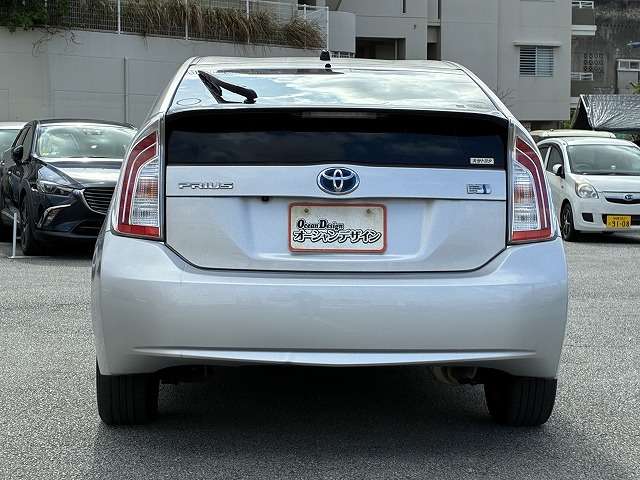 トヨタ プリウス
