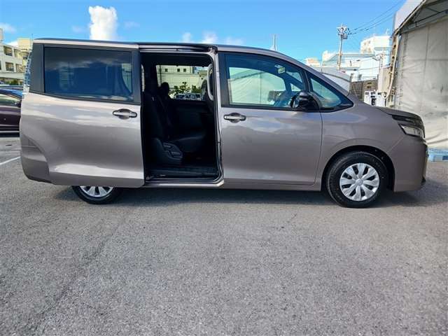 トヨタ ヴォクシー