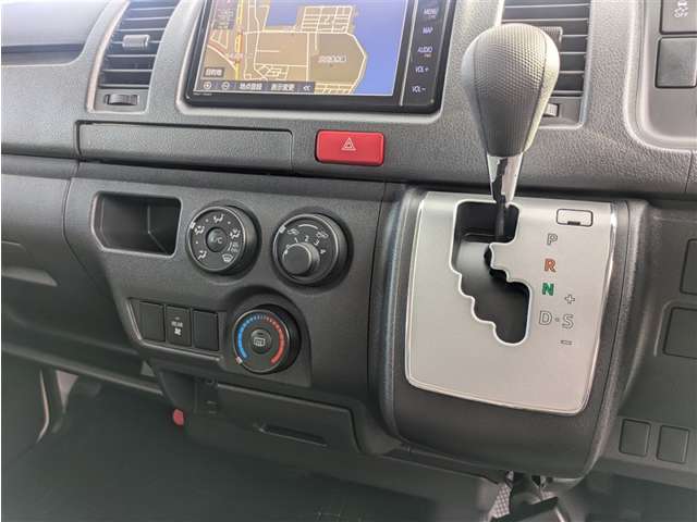 トヨタ ハイエースバン