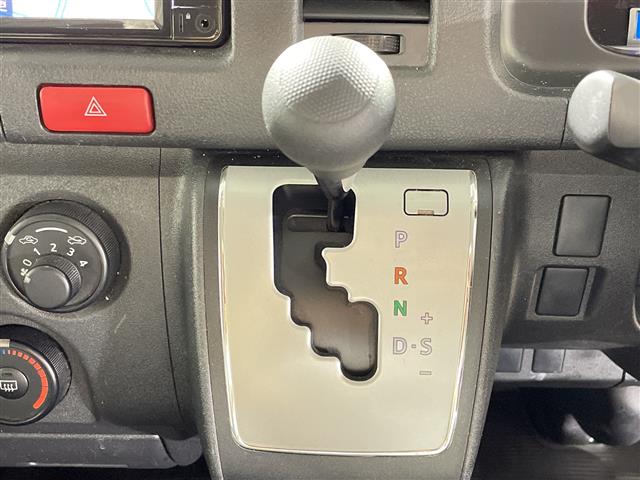 トヨタ ハイエースバン