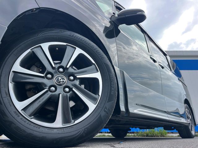 トヨタ ヴォクシー