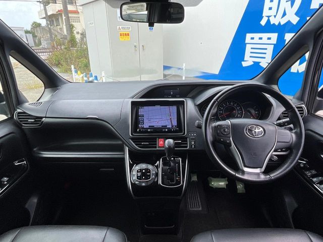 トヨタ ヴォクシー