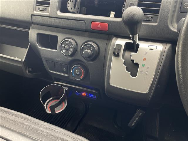 トヨタ ハイエースバン