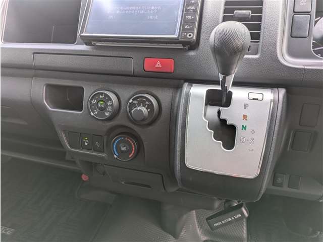 トヨタ ハイエース