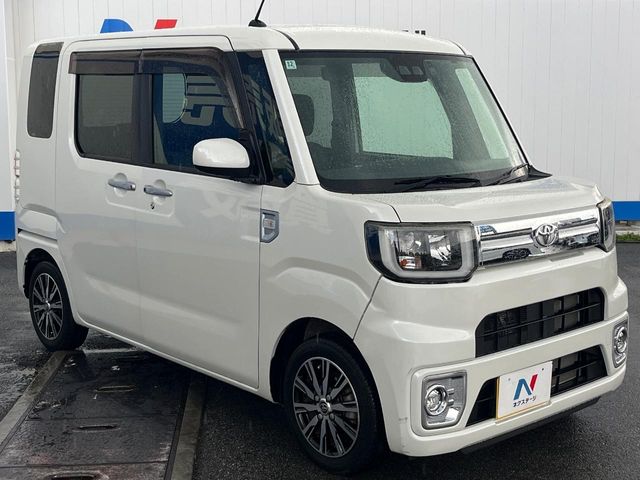 トヨタ ピクシスメガ
