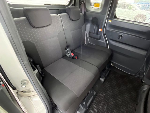 トヨタ ピクシスメガ