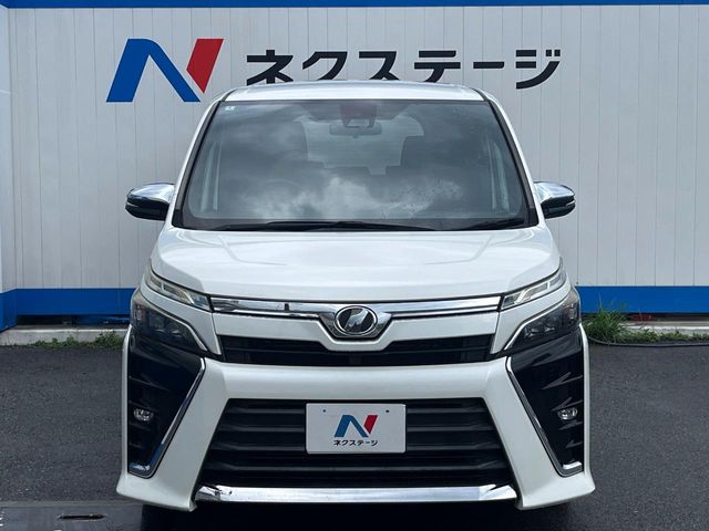 トヨタ ヴォクシー