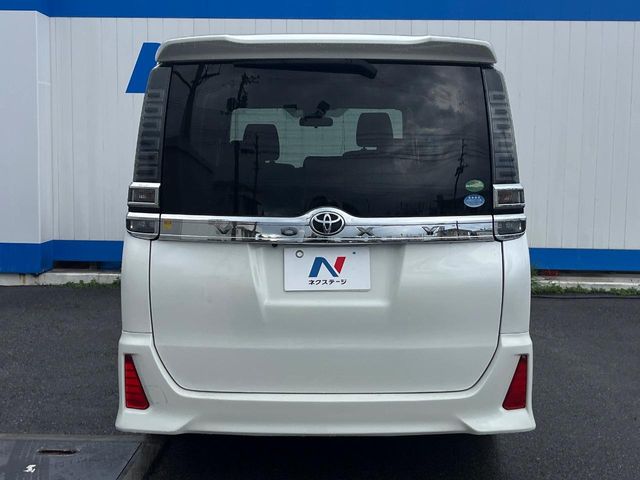 トヨタ ヴォクシー