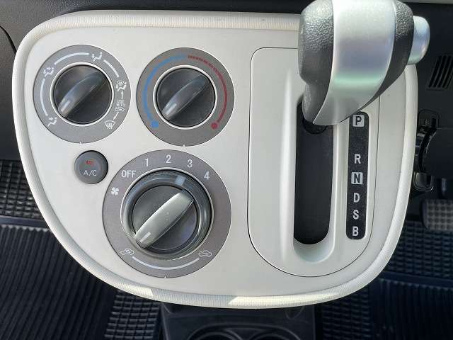 ダイハツ ミラココア