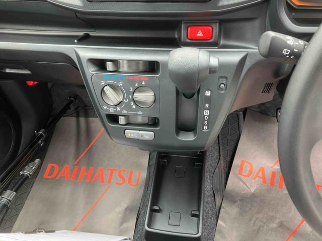 ダイハツ ミライース