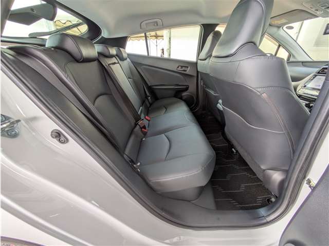 トヨタ プリウス