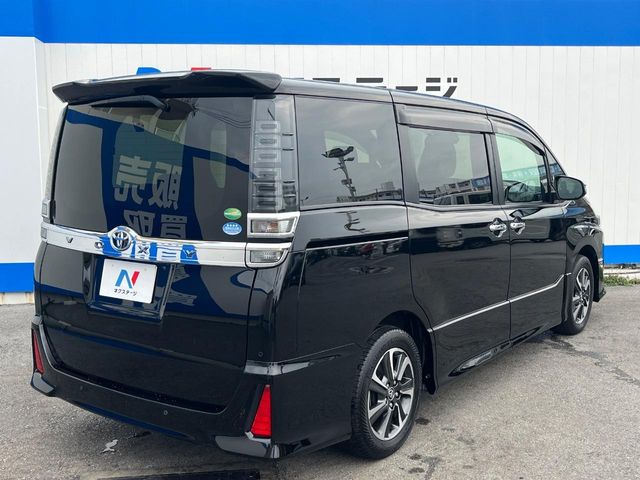 トヨタ ヴォクシー