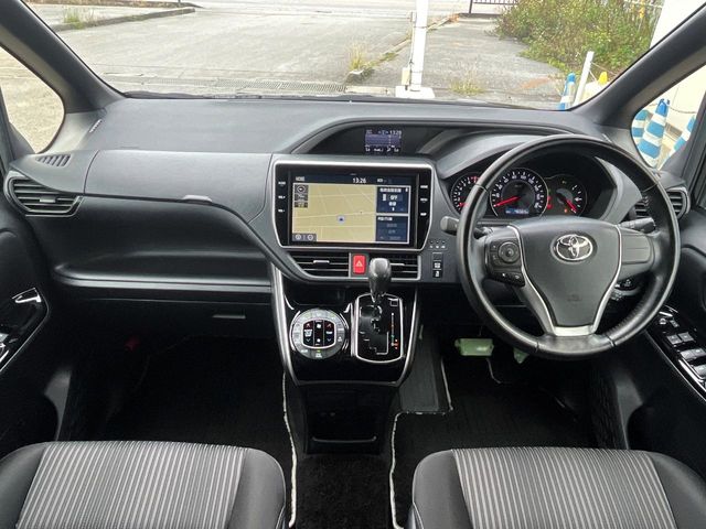 トヨタ ヴォクシー