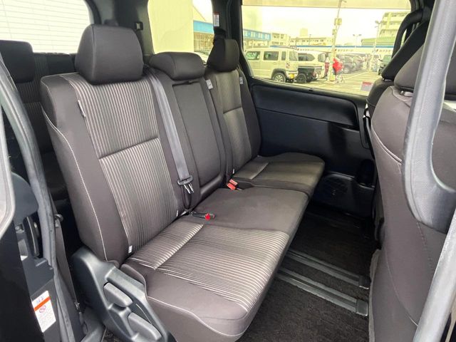 トヨタ ヴォクシー