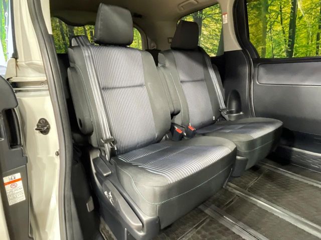 トヨタ ヴォクシー